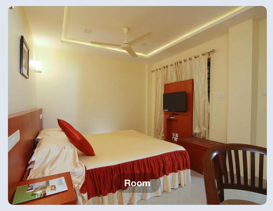 Hotel Sasthapuri Kozhikode Buitenkant foto