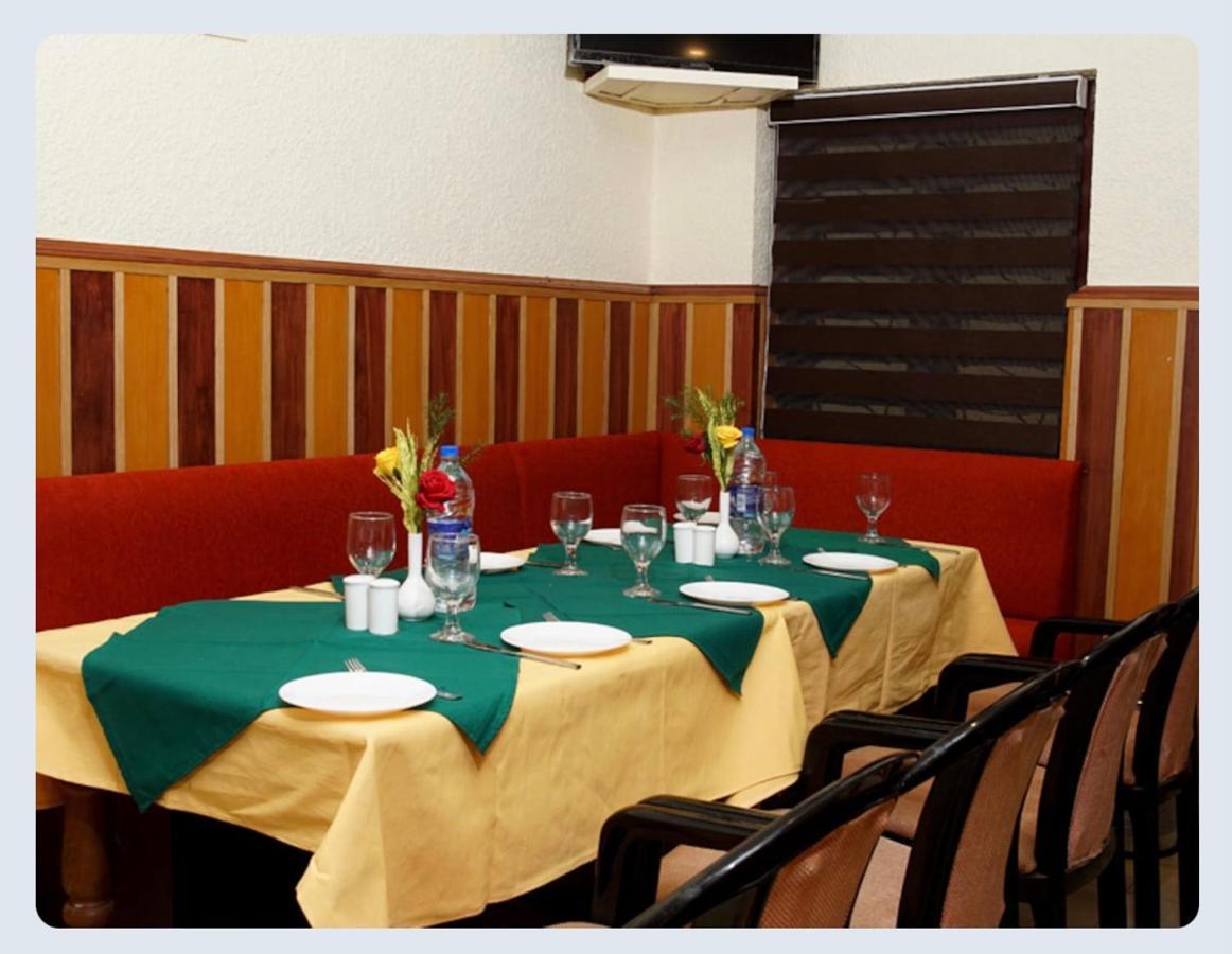 Hotel Sasthapuri Kozhikode Buitenkant foto