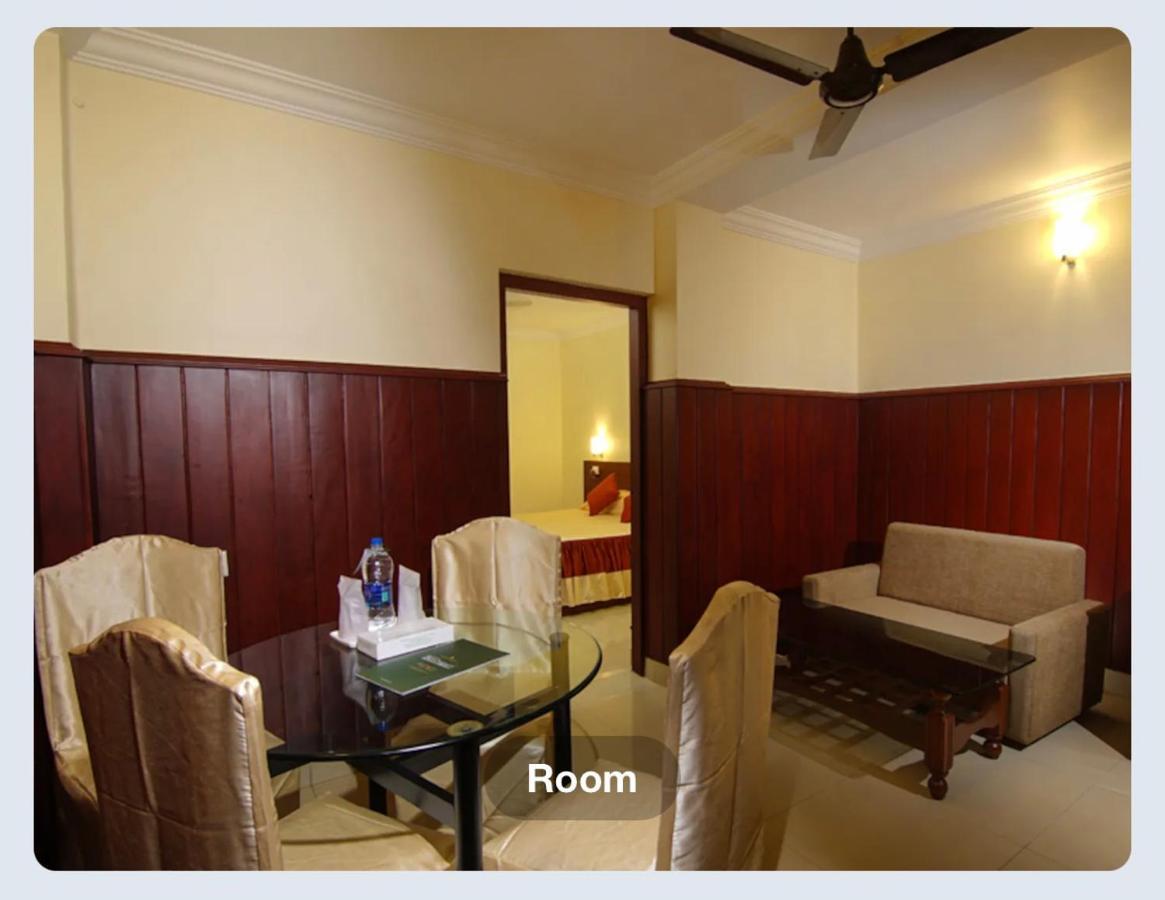 Hotel Sasthapuri Kozhikode Buitenkant foto