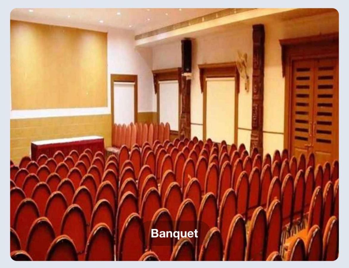 Hotel Sasthapuri Kozhikode Buitenkant foto